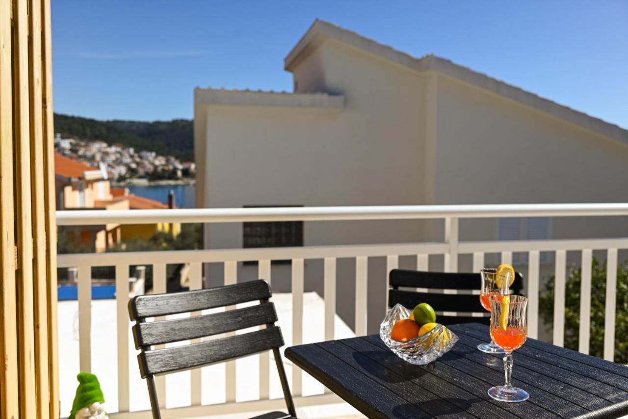 Apartmani Cesarica Trogir Exterior foto